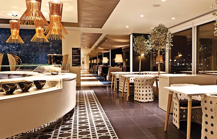 صالة مطار هيثرو في لندن للدرجة الأولى ودرجة رجال الأعمال