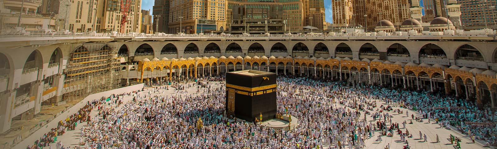 Enjoy exclusive savings of 13% <br>on Umrah flights 