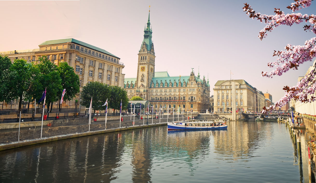 Glide through and uncover Elbe's beauty